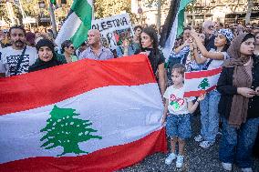 Demonstration In Barcelona During The General Strike For Palestine.