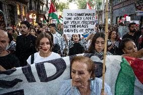 Demonstration In Barcelona During The General Strike For Palestine.