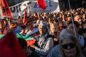 Demonstration In Barcelona During The General Strike For Palestine.