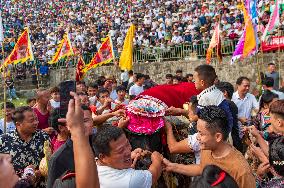 Bullfight in Congjiang