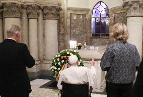 Pope Francis Prays before The Tomb of King Baudouin - Brussels