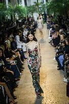 PFW - Elie Saab Runway