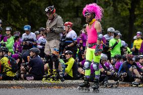 Inline Skaters Race Ahead Of The 50th Berlin Marathon