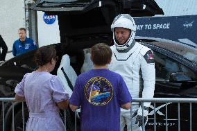 NASA Spacex Crew 9 Walkout