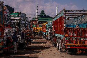 Daily Life In Kashmir