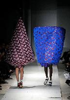 PFW - Comme Des Garcons Runway