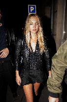 Lila Grace Moss-Hack Leaving Siena Restaurant - Paris