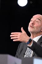 Pierre Moscovici On Dimanche En Politique - Paris