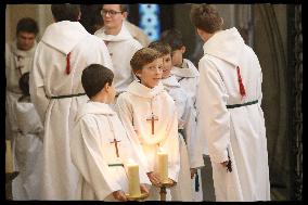 Rachida Dati at a mass Rachida Dati during a mass at Saint Francois Xavier's Church - Paris