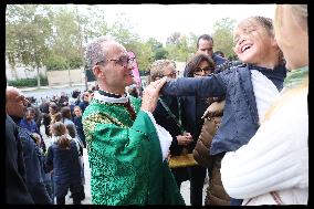 Rachida Dati at a mass Rachida Dati during a mass at Saint Francois Xavier's Church - Paris