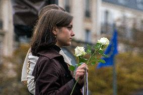 Tribute To 19 Years Old Student Killed - Paris