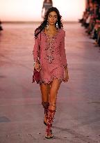 PFW - Isabel Marant Runway