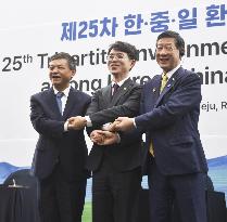 Trilateral environment meeting on Jeju Island