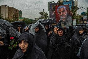 Iranians Mourn Nasrallah - Tehran