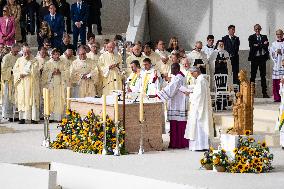 Pope Francis Leads Mass At King Baudouin Stadium - Brussels