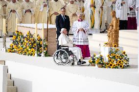 Pope Francis Leads Mass At King Baudouin Stadium - Brussels