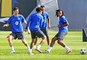 FC Barcelona Training Session