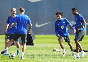 FC Barcelona Training Session