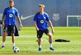 FC Barcelona Training Session