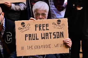 Protesters For The Release Of Paul Watson