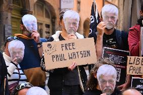 Protesters For The Release Of Paul Watson