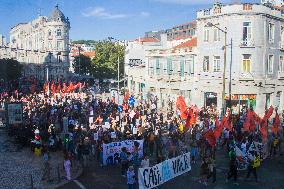 Manifestation Casas Para Viver In Lisbon, Portugal