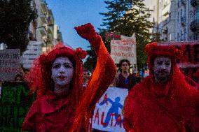 Manifestation Casas Para Viver In Lisbon, Portugal