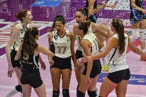 International Trophie ''Una Squadra Per Un Sorriso'':  Final 1°-2° Reale Mutua Fenera Chieri '76 V VakifBank Spor Kulubu