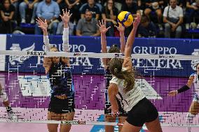 International Trophie ''Una Squadra Per Un Sorriso'':  Final 1°-2° Reale Mutua Fenera Chieri '76 V VakifBank Spor Kulubu