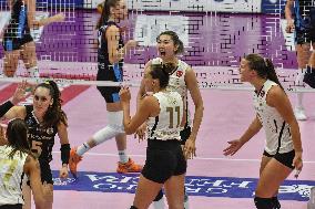 International Trophie ''Una Squadra Per Un Sorriso'':  Final 1°-2° Reale Mutua Fenera Chieri '76 V VakifBank Spor Kulubu