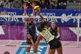 International Trophie ''Una Squadra Per Un Sorriso'':  Final 1°-2° Reale Mutua Fenera Chieri '76 V VakifBank Spor Kulubu