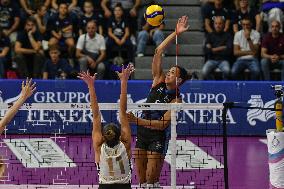 International Trophie ''Una Squadra Per Un Sorriso'':  Final 1°-2° Reale Mutua Fenera Chieri '76 V VakifBank Spor Kulubu