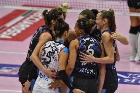 International Trophie ''Una Squadra Per Un Sorriso'':  Final 1°-2° Reale Mutua Fenera Chieri '76 V VakifBank Spor Kulubu