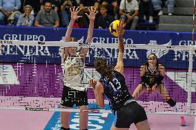 International Trophie ''Una Squadra Per Un Sorriso'':  Final 1°-2° Reale Mutua Fenera Chieri '76 V VakifBank Spor Kulubu