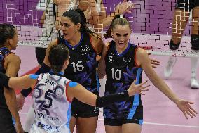 International Trophie ''Una Squadra Per Un Sorriso'':  Final 1°-2° Reale Mutua Fenera Chieri '76 V VakifBank Spor Kulubu