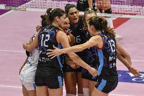 International Trophie ''Una Squadra Per Un Sorriso'':  Final 1°-2° Reale Mutua Fenera Chieri '76 V VakifBank Spor Kulubu