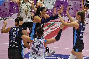 International Trophie ''Una Squadra Per Un Sorriso'':  Final 1°-2° Reale Mutua Fenera Chieri '76 V VakifBank Spor Kulubu