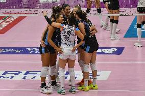 International Trophie ''Una Squadra Per Un Sorriso'':  Final 1°-2° Reale Mutua Fenera Chieri '76 V VakifBank Spor Kulubu