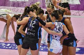 International Trophie ''Una Squadra Per Un Sorriso'':  Final 1°-2° Reale Mutua Fenera Chieri '76 V VakifBank Spor Kulubu