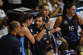 International Trophie ''Una Squadra Per Un Sorriso'':  Final 1°-2° Reale Mutua Fenera Chieri '76 V VakifBank Spor Kulubu