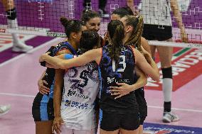 International Trophie ''Una Squadra Per Un Sorriso'':  Final 1°-2° Reale Mutua Fenera Chieri '76 V VakifBank Spor Kulubu