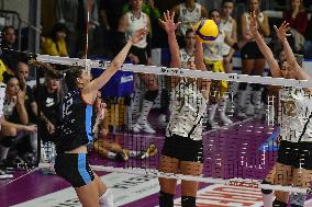 International Trophie ''Una Squadra Per Un Sorriso'':  Final 1°-2° Reale Mutua Fenera Chieri '76 V VakifBank Spor Kulubu