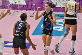 International Trophie ''Una Squadra Per Un Sorriso'':  Final 1°-2° Reale Mutua Fenera Chieri '76 V VakifBank Spor Kulubu