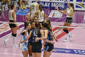 International Trophie ''Una Squadra Per Un Sorriso'':  Final 1°-2° Reale Mutua Fenera Chieri '76 V VakifBank Spor Kulubu