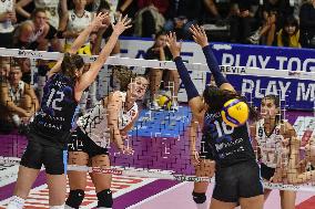 International Trophie ''Una Squadra Per Un Sorriso'':  Final 1°-2° Reale Mutua Fenera Chieri '76 V VakifBank Spor Kulubu