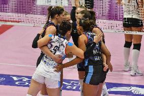 International Trophie ''Una Squadra Per Un Sorriso'':  Final 1°-2° Reale Mutua Fenera Chieri '76 V VakifBank Spor Kulubu