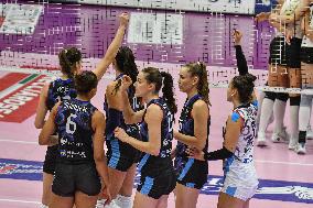 International Trophie ''Una Squadra Per Un Sorriso'':  Final 1°-2° Reale Mutua Fenera Chieri '76 V VakifBank Spor Kulubu