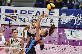 International Trophie ''Una Squadra Per Un Sorriso'':  Final 1°-2° Reale Mutua Fenera Chieri '76 V VakifBank Spor Kulubu