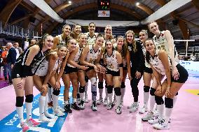 International Trophie ''Una Squadra Per Un Sorriso'':  Final 1°-2° Reale Mutua Fenera Chieri '76 V VakifBank Spor Kulubu