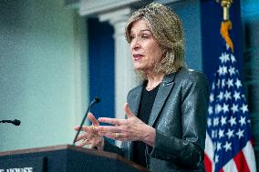 Press Secretary Karine Jean-Pierre, Homeland Security Advisor Randall Hosts Daily Press Briefing